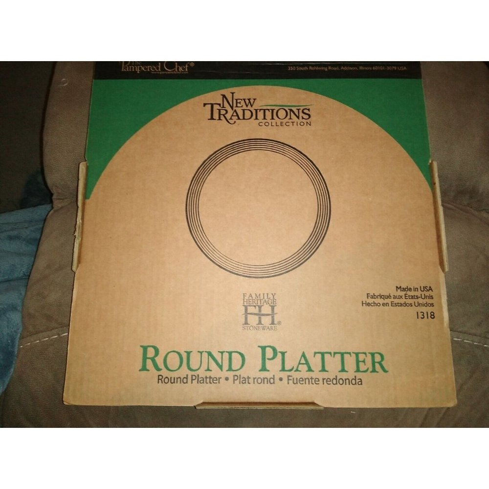 Pampered Chef # 1318 NEW TRADITIONS Round Player 13.5" Stoneware Glazed NIB [KC]